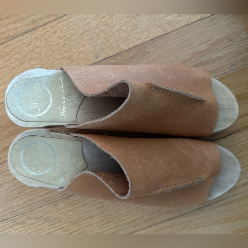 No. 6 Clogs. Front Seam Slide Clog on Wedge in Naked